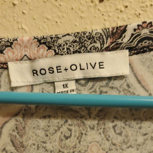 Patterned Women's Top - Picture 2 of 2